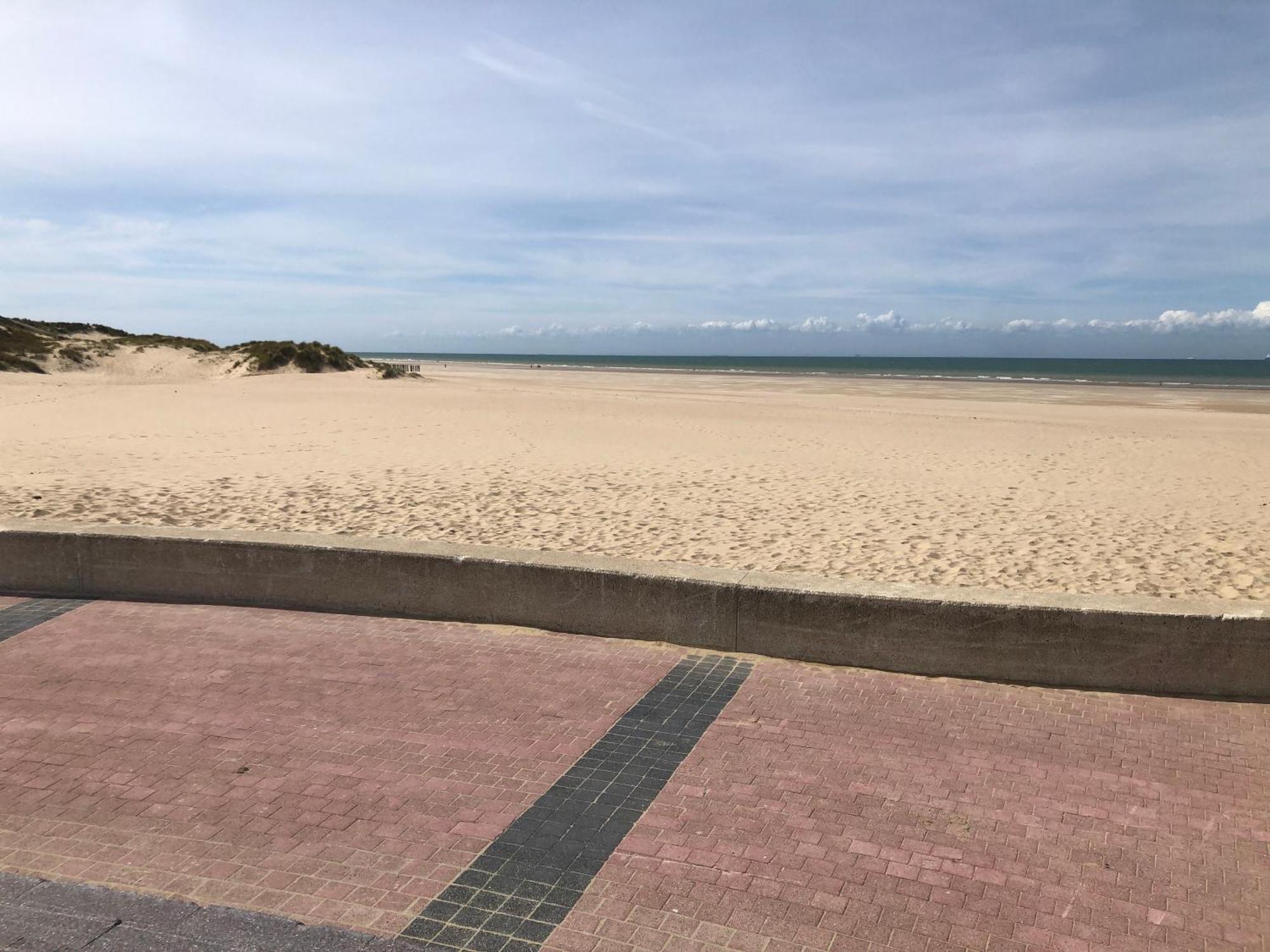 Le Bord De Mer Calais Bagian luar foto